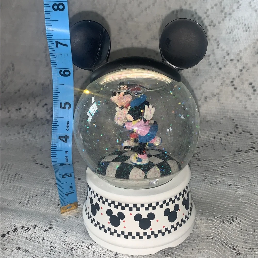 Disney Mickey & Minnie Musical Snow Globe 
